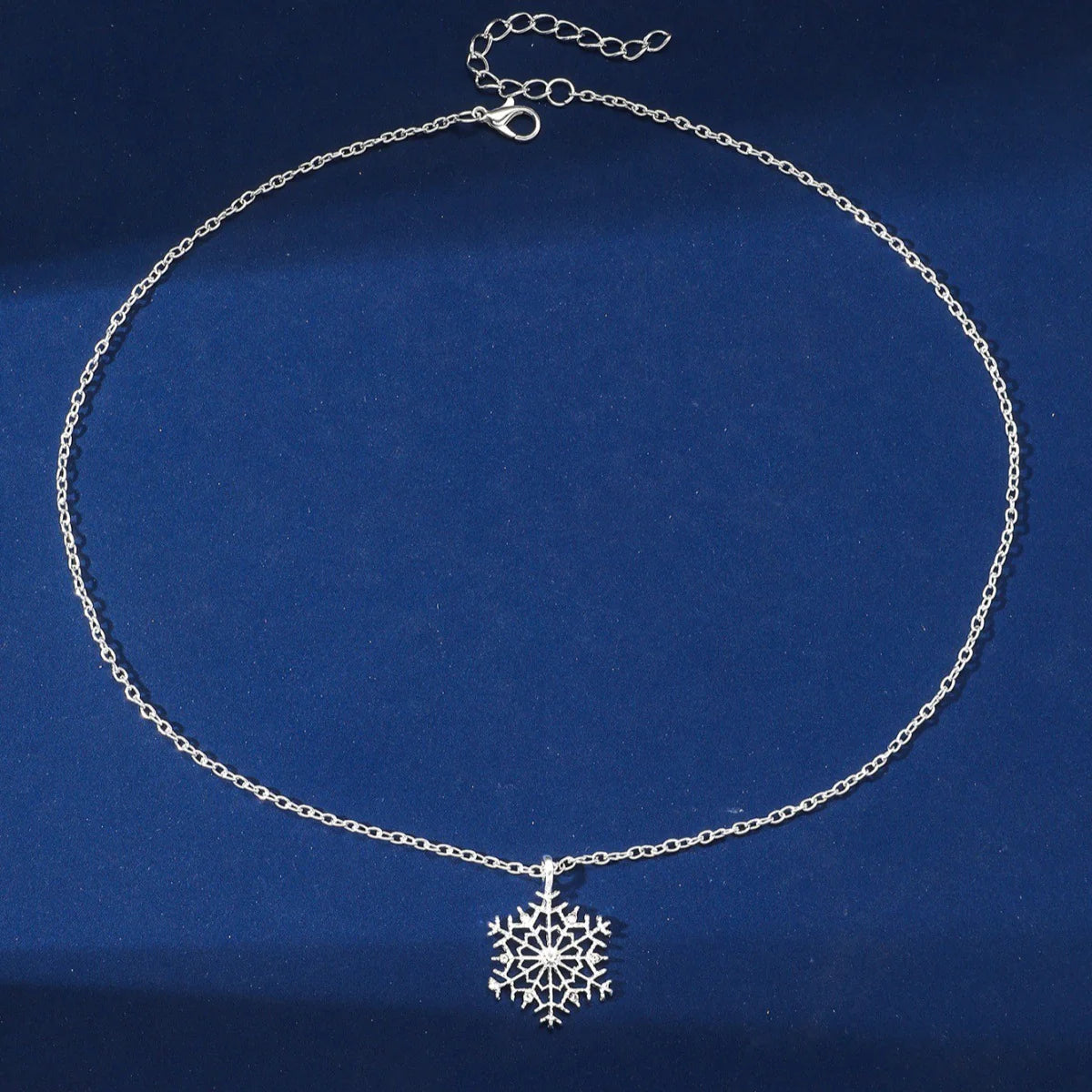 Simple Set Pendant Necklace Style